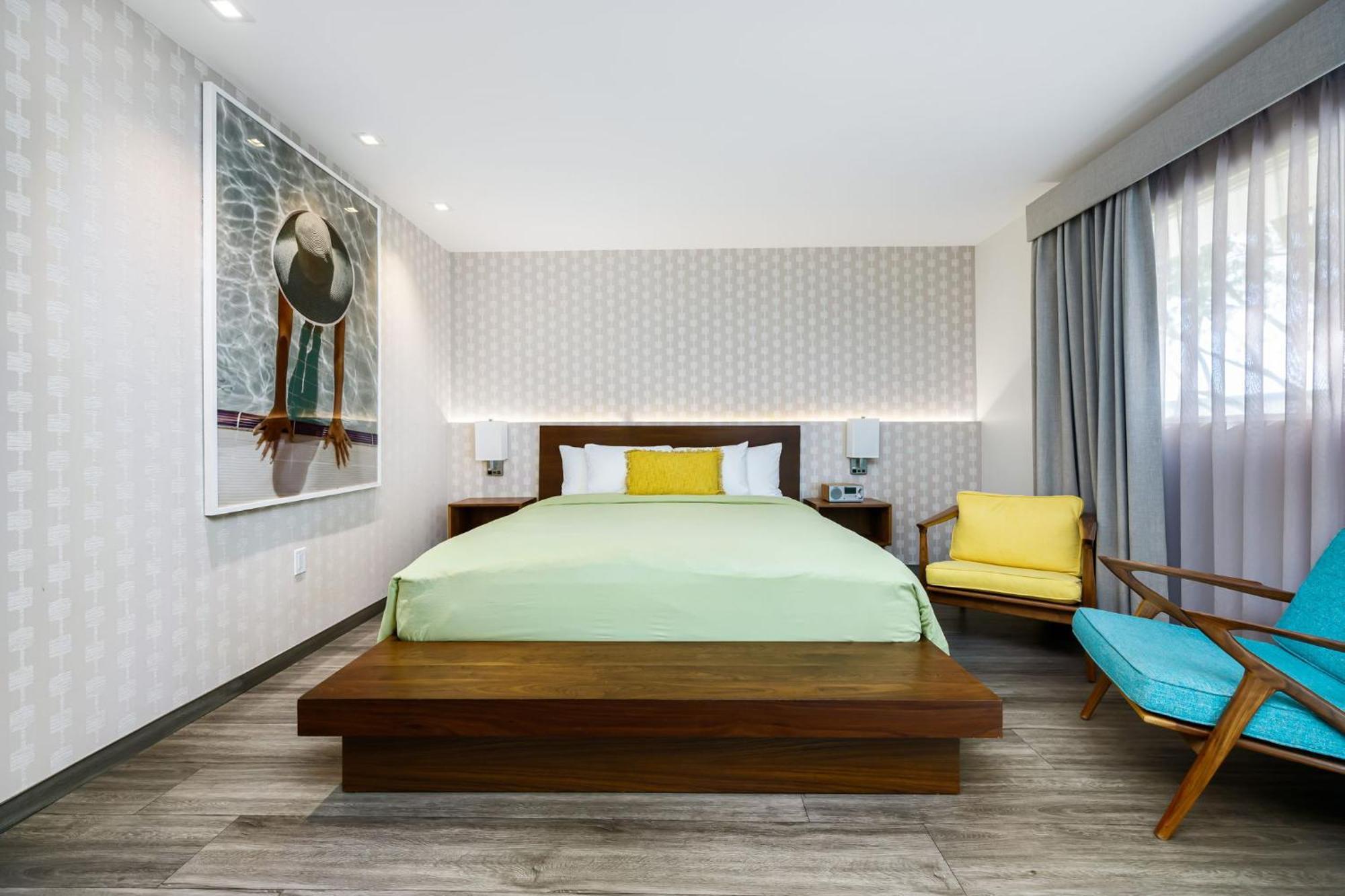 Deluxe King Room